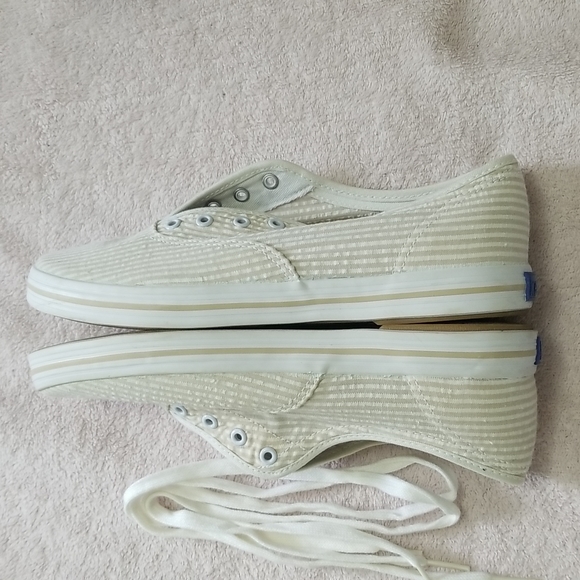 Keds Sneakers Size 6 Like New - Picture 7 of 8
